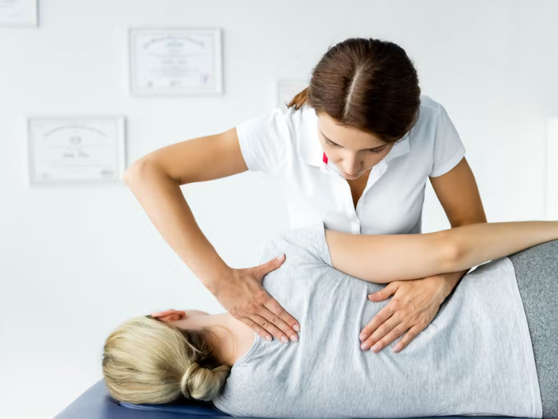 Ostéopathie et immunité : la main peut-elle vraiment booster nos défenses ?