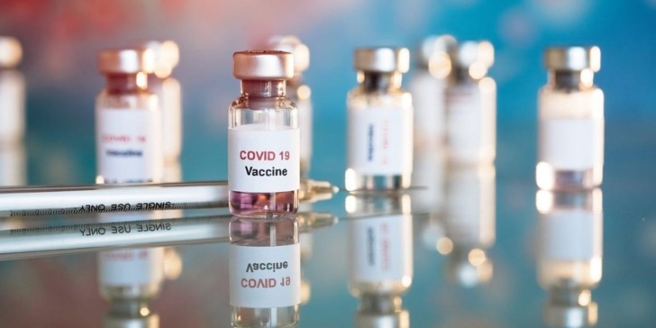 Des survivants de la Covid-19 s'insurgent contre la "Big Pharma"