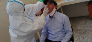 Laboratoires privés débordés par des files à la queue leu-leu Laboratoires privés débordés par des files à la queue leu-leu