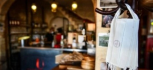 Casablanca : sanctionnés pour le non-port du masque à l'intérieur d'un restaurant, les clients ripostent Casablanca : sanctionnés pour le non-port du masque à l'intérieur d'un restaurant, les clients ripostent