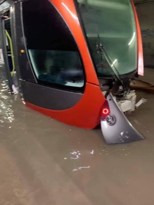 Casanegra , la face obscure de Dar Beida . Casanegra , la face obscure de Dar Beida .