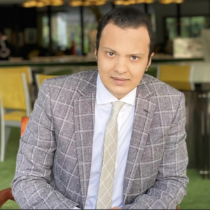 De cette main hôtelière mise sur nos places de Parking ! De cette main hôtelière mise sur nos places de Parking !