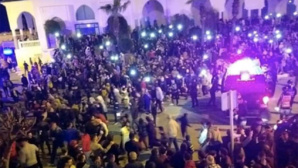 Sit-in à Fnideq pour dénoncer l'absence d'alternatives à la contrebande Sit-in à Fnideq pour dénoncer l'absence d'alternatives à la contrebande