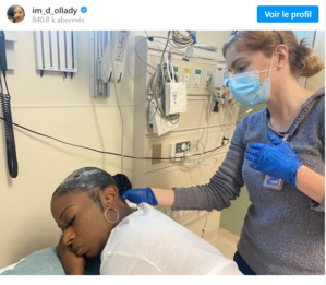 Une Américaine se coiffe avec de la colle extra-forte Une Américaine se coiffe avec de la colle extra-forte