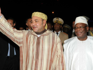 SM Mohammed VI en compagnie de l'ex-président Ibrahim Boubakar Keïta, lors d'une visite, en septembre 2013, au Mali