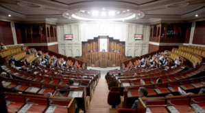 Une session extraordinaire des deux Chambres, pourquoi faire !