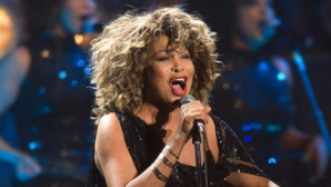 Tina Turner fait officiellement ses adieux. Tina Turner fait officiellement ses adieux.
