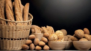 Notre pain mis à nu ? Ou « Ça ne mange pas de pain » ? Notre pain mis à nu ? Ou « Ça ne mange pas de pain » ?