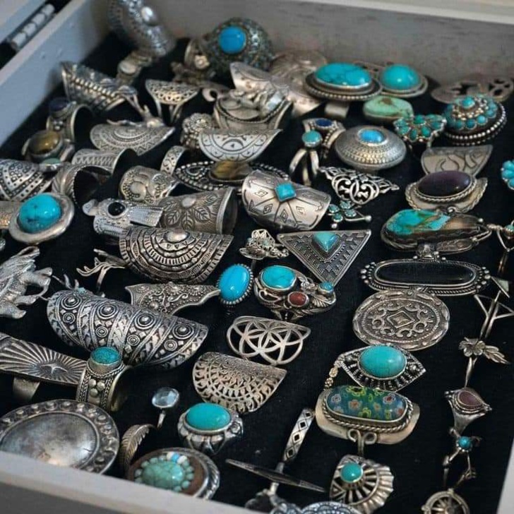 Les œuvres du savoir-faire de l'artisan marocain. Les œuvres du savoir-faire de l'artisan marocain.