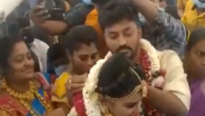 Inde: un mariage se déroule en avion pour contourner les restrictions anti-Covid Inde: un mariage se déroule en avion pour contourner les restrictions anti-Covid