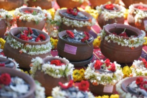 L’Inde immerge les cendres de 1.200 victimes du Covid abandonnées par leurs proches