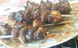 Une brochette de boulfaf , c'est bien, deux ça va et trois bonjour les dégâts Une brochette de boulfaf , c'est bien, deux ça va et trois bonjour les dégâts