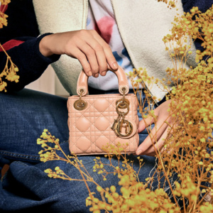 Dior lance une collection des micro-bags Dior lance une collection des micro-bags