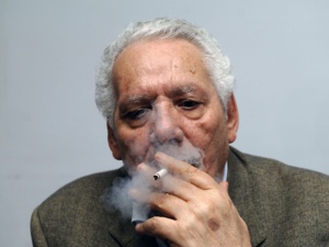 Le Général Khaled Nezzar est prêt à tout griller Le Général Khaled Nezzar est prêt à tout griller