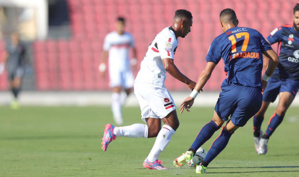 Botola Pro: le Difaa d’El Jadida s'impose face au Chabab Mohammedia et rejoint le Raja en tête du classement Botola Pro: le Difaa d’El Jadida s'impose face au Chabab Mohammedia et rejoint le Raja en tête du classement