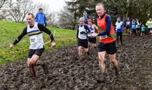 Ian Beattie  en rouge sur la photo