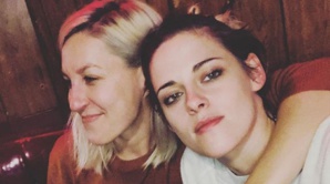 Kristen Stewart s'est fiancée à Dylan Meyer Kristen Stewart s'est fiancée à Dylan Meyer