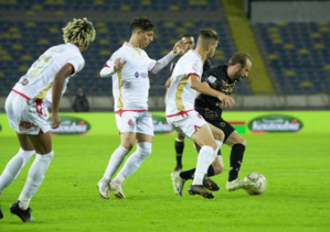 Botola : Un match amial entre le WAC et OCS Botola : Un match amial entre le WAC et OCS