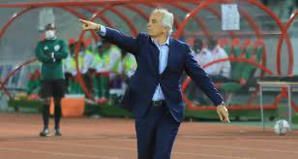 Vahid Halilhodzic, le sélectionneur national. Vahid Halilhodzic, le sélectionneur national.