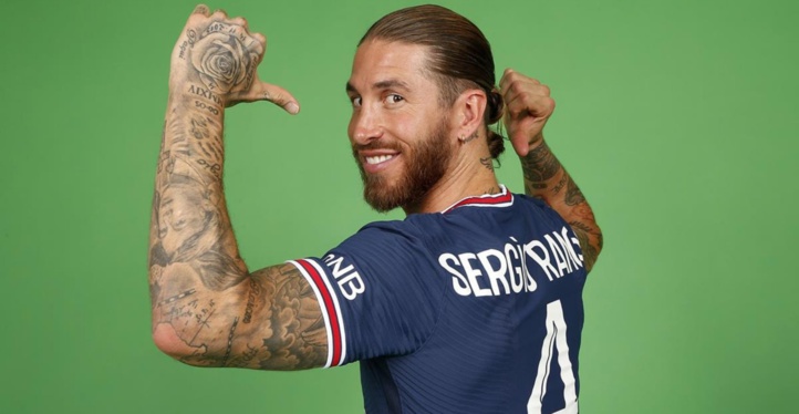 Ramos tout content de retaper dans un ballon