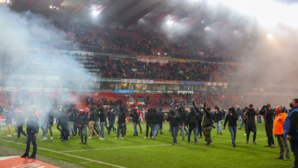 Belgique : Le match de football Standard de Liège-Charleroi arrêté après des incidents