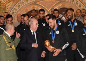 Le chef d’état-major de l’armée algérienne cherche désespérément une victoire Le chef d’état-major de l’armée algérienne cherche désespérément une victoire