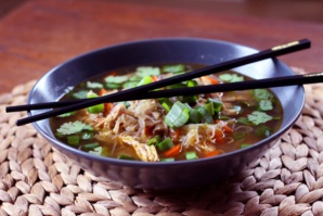 Soupe chinoise aux crevettes et au poulet Soupe chinoise aux crevettes et au poulet