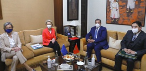 Les aventures d’Ursula von der Leyen en Afrique… Les aventures d’Ursula von der Leyen en Afrique…