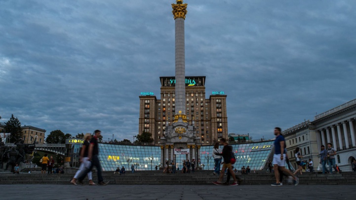 L'UE et les 27 maintiennent leur personnel diplomatique en Ukraine