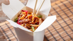 Un étudiant amputé après avoir mangé des restes de riz et de nouilles Un étudiant amputé après avoir mangé des restes de riz et de nouilles