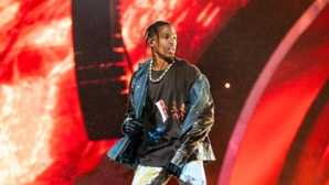 Après la tragédie d’Astroworld, Travis Scott lance un programme d'aides de 5 millions de dollars Après la tragédie d’Astroworld, Travis Scott lance un programme d'aides de 5 millions de dollars