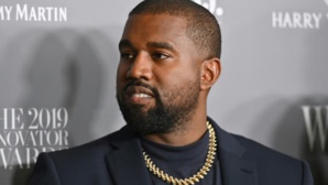 Kanye West obtient le disque de platine avec son album Donda Kanye West obtient le disque de platine avec son album Donda