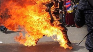 Un jeune homme marocain s’immole en plein live Facebook Un jeune homme marocain s’immole en plein live Facebook