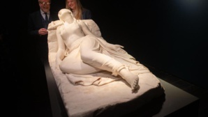 Une statue disparue estimée à 6 millions d’euros retrouvée dans le jardin d'un couple britannique Une statue disparue estimée à 6 millions d’euros retrouvée dans le jardin d'un couple britannique