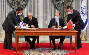 Signature des accords relatif à la reprise des relations entre le Maroc et Israël (décembre 2020) Signature des accords relatif à la reprise des relations entre le Maroc et Israël (décembre 2020)
