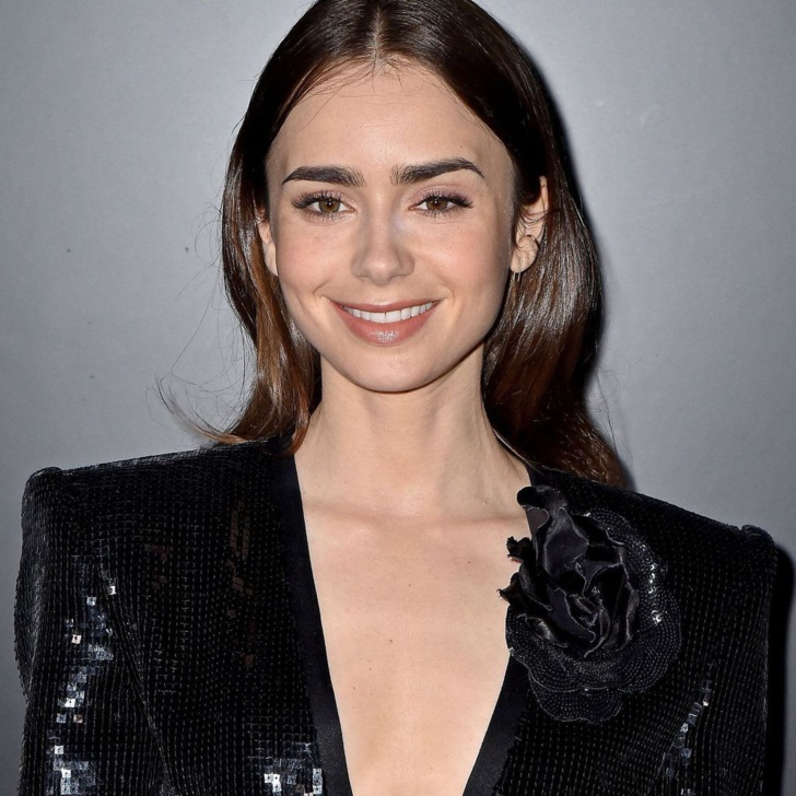 Après avoir annoncé sa retraite: Lily Collins rend hommage à son père Phil Collins