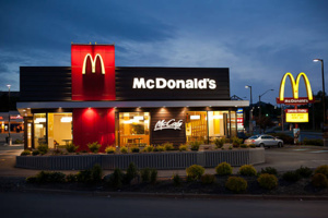 McDonald's ressort une sauce culte responsable de scènes d’émeutes aux Etats-Unis McDonald's ressort une sauce culte responsable de scènes d’émeutes aux Etats-Unis