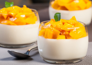 Panna cotta à la compotée de mangue Panna cotta à la compotée de mangue