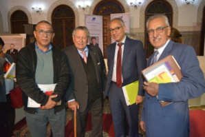 De droite à gauche Pr Lahrech, Pr Khattab, Pr GRISCILLI et Dr Cherkaoui De droite à gauche Pr Lahrech, Pr Khattab, Pr GRISCILLI et Dr Cherkaoui