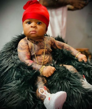 Etats-Unis : un bébé d’un an tatoué de la tête aux pieds Etats-Unis : un bébé d’un an tatoué de la tête aux pieds