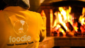 Le propriétaire d’un resto à Ifrane tente de se suicider en live après qu’on lui a fermé son restaurant Le propriétaire d’un resto à Ifrane tente de se suicider en live après qu’on lui a fermé son restaurant