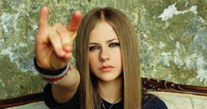 Avril Lavigne recrée la pochette de son premier album