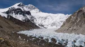 Un millier de microbes inconnus libérés par la fonte des glaciers au Tibet,