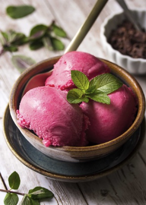 Frozen yogurt à la pastèque et aux framboises Frozen yogurt à la pastèque et aux framboises