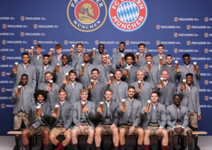 Les joueurs musulmans du Bayern, Mazraoui et Mané, disent non à la bière Les joueurs musulmans du Bayern, Mazraoui et Mané, disent non à la bière