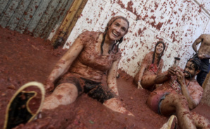 Espagne : La « Tomatina », célèbre bataille de tomates, fait son grand retour Espagne : La « Tomatina », célèbre bataille de tomates, fait son grand retour