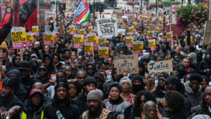 Sky News confond une marche contre les violences policières avec un hommage à la reine Elizabeth II Sky News confond une marche contre les violences policières avec un hommage à la reine Elizabeth II
