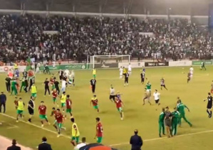 Agression des Lionceaux de l'Atlas en Algérie : L'association "Touche pas à Mon Fils" interpelle la FIFA Agression des Lionceaux de l'Atlas en Algérie : L'association "Touche pas à Mon Fils" interpelle la FIFA