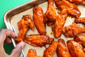 Ailes de poulet piquantes au four Ailes de poulet piquantes au four