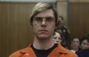 « Dahmer » : les familles des victimes sont en colère contre la série Netflix qui fait un carton « Dahmer » : les familles des victimes sont en colère contre la série Netflix qui fait un carton